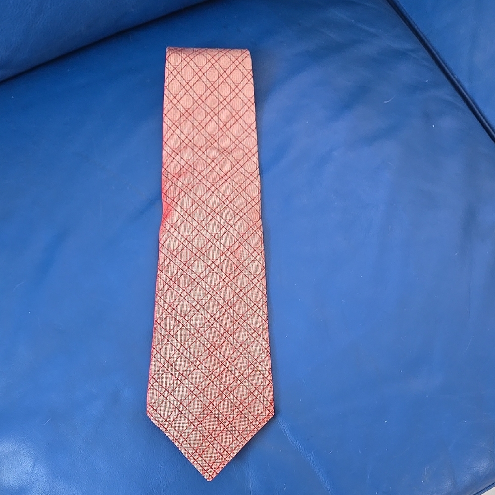 Christian Dior Elegant Red Patterned Men's Tie